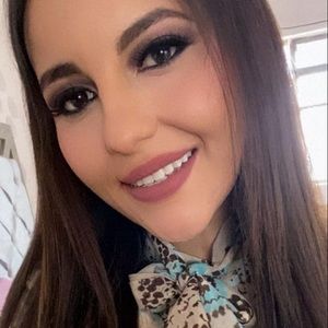 Meet your Posher, Daniela